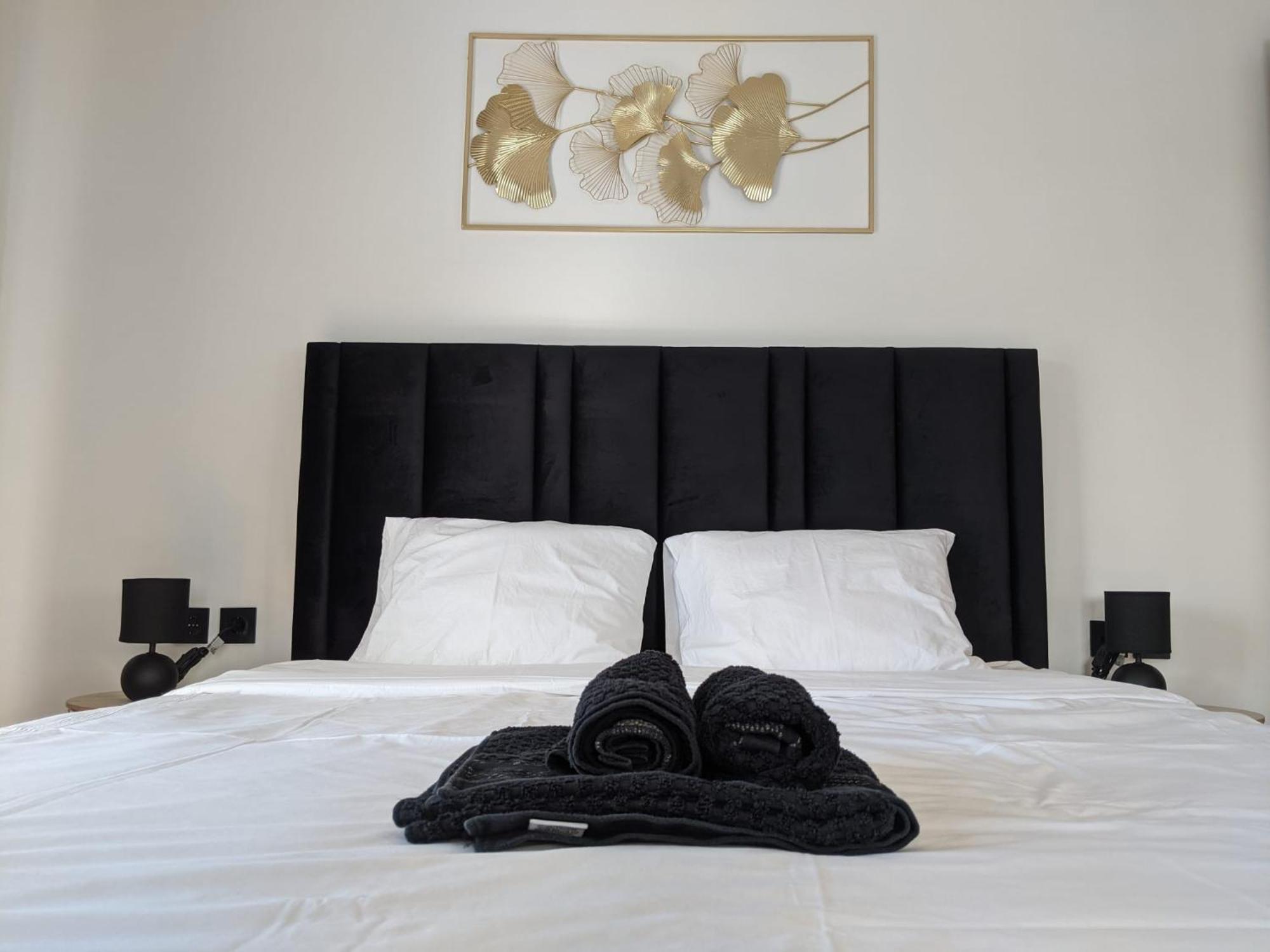 Rooms 10 Mins Walk From Train Station! Agualva-Cacem 外观 照片