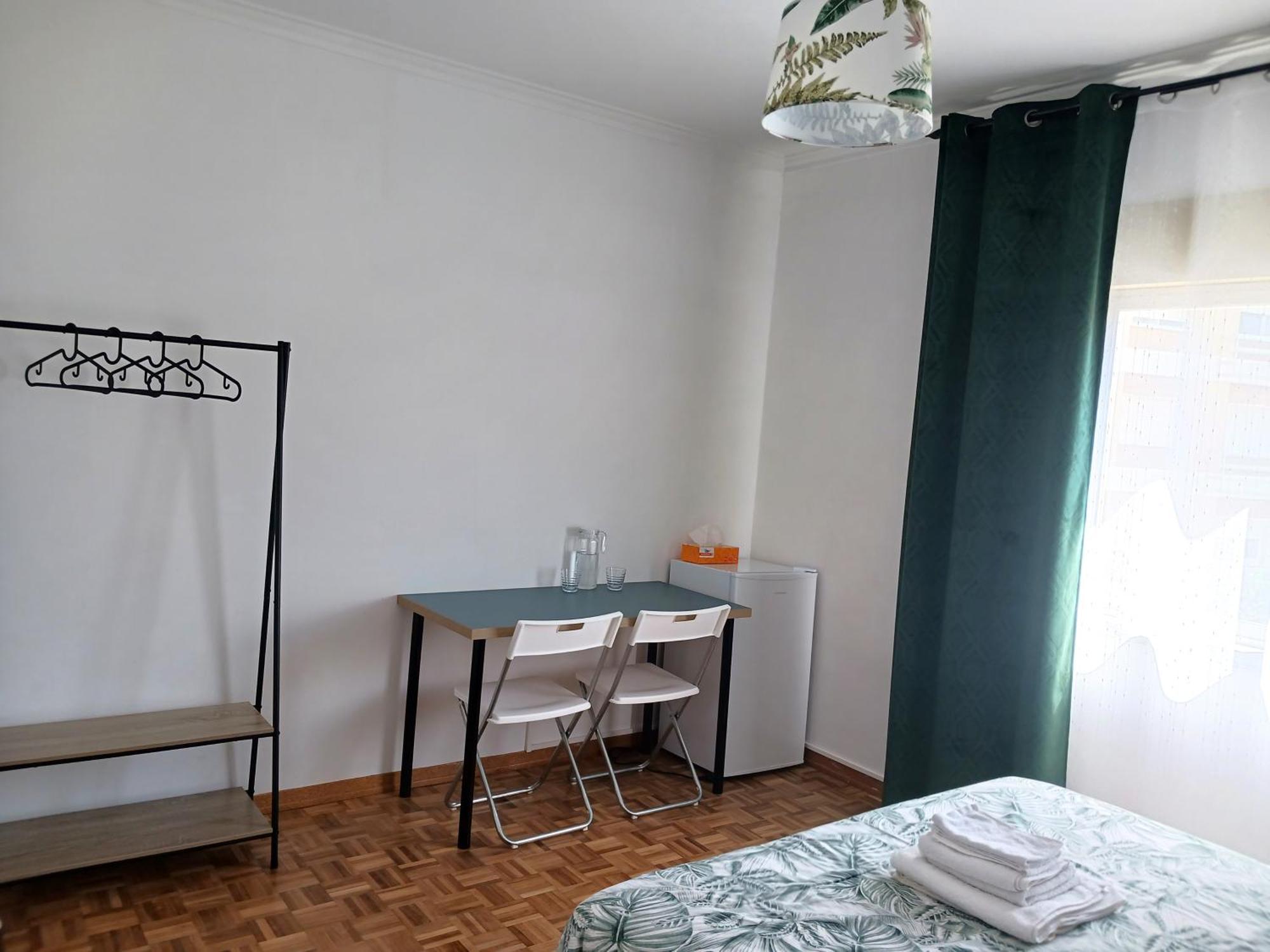 Rooms 10 Mins Walk From Train Station! Agualva-Cacem 外观 照片