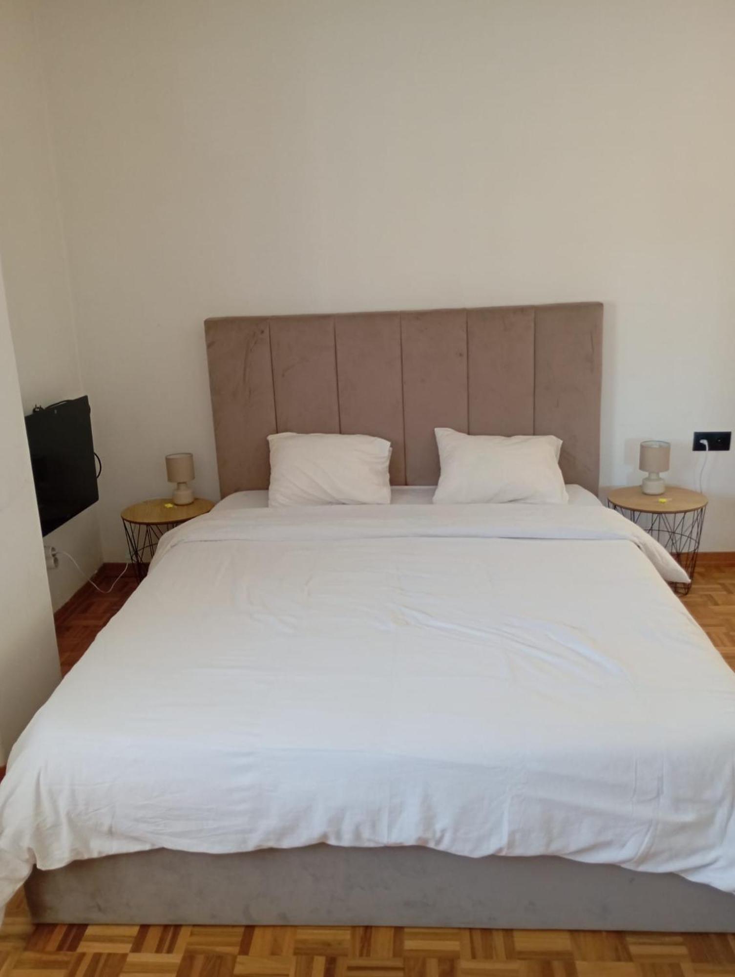 Rooms 10 Mins Walk From Train Station! Agualva-Cacem 外观 照片