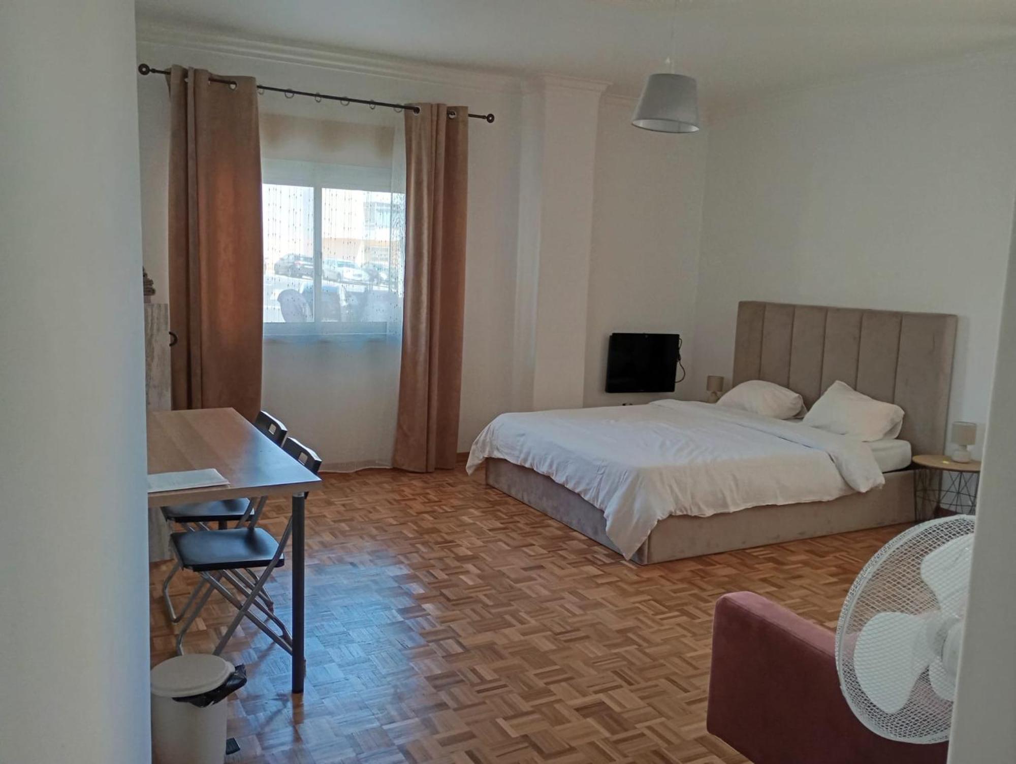 Rooms 10 Mins Walk From Train Station! Agualva-Cacem 外观 照片
